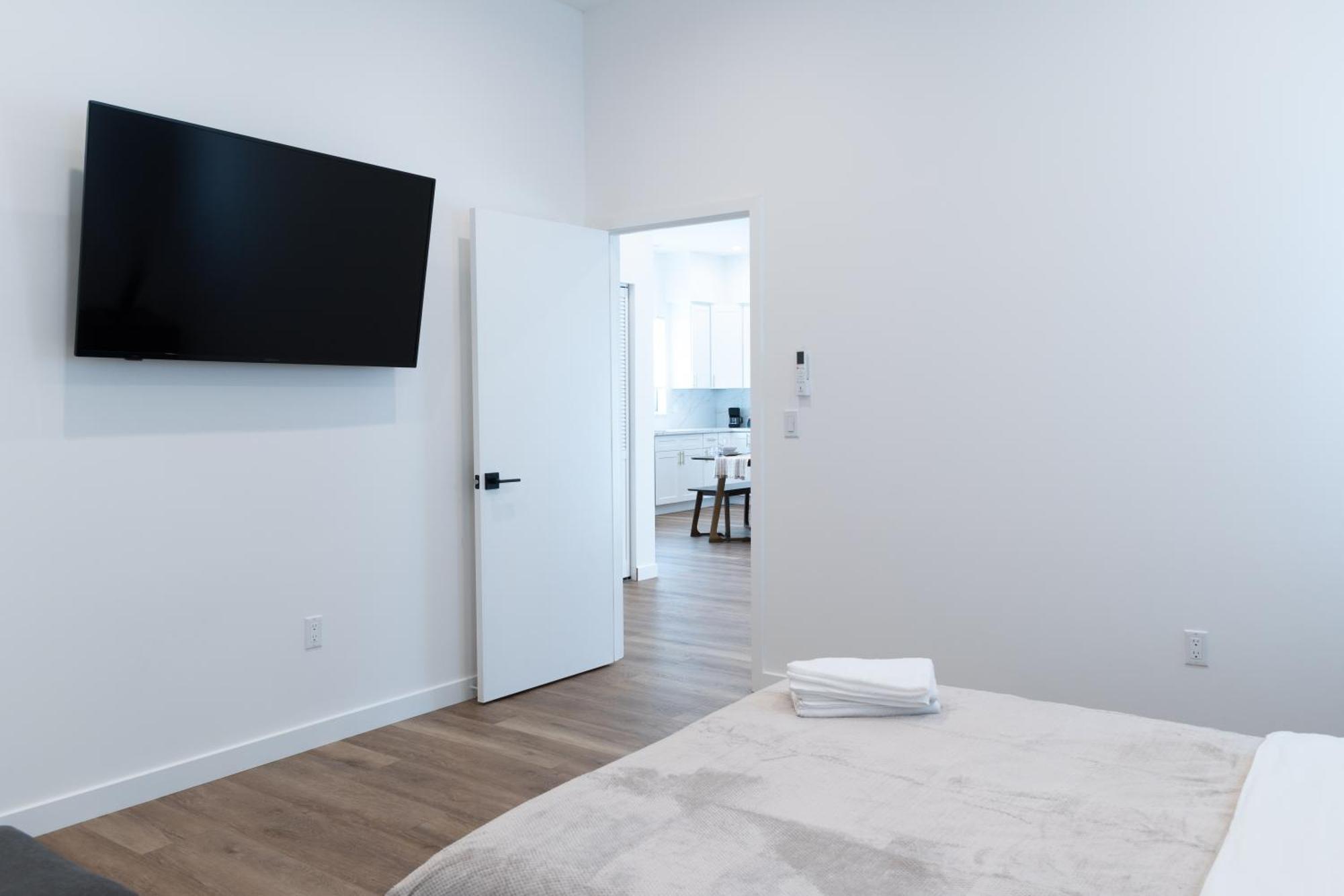 New 2br Family Nr Universal Los Angeles
