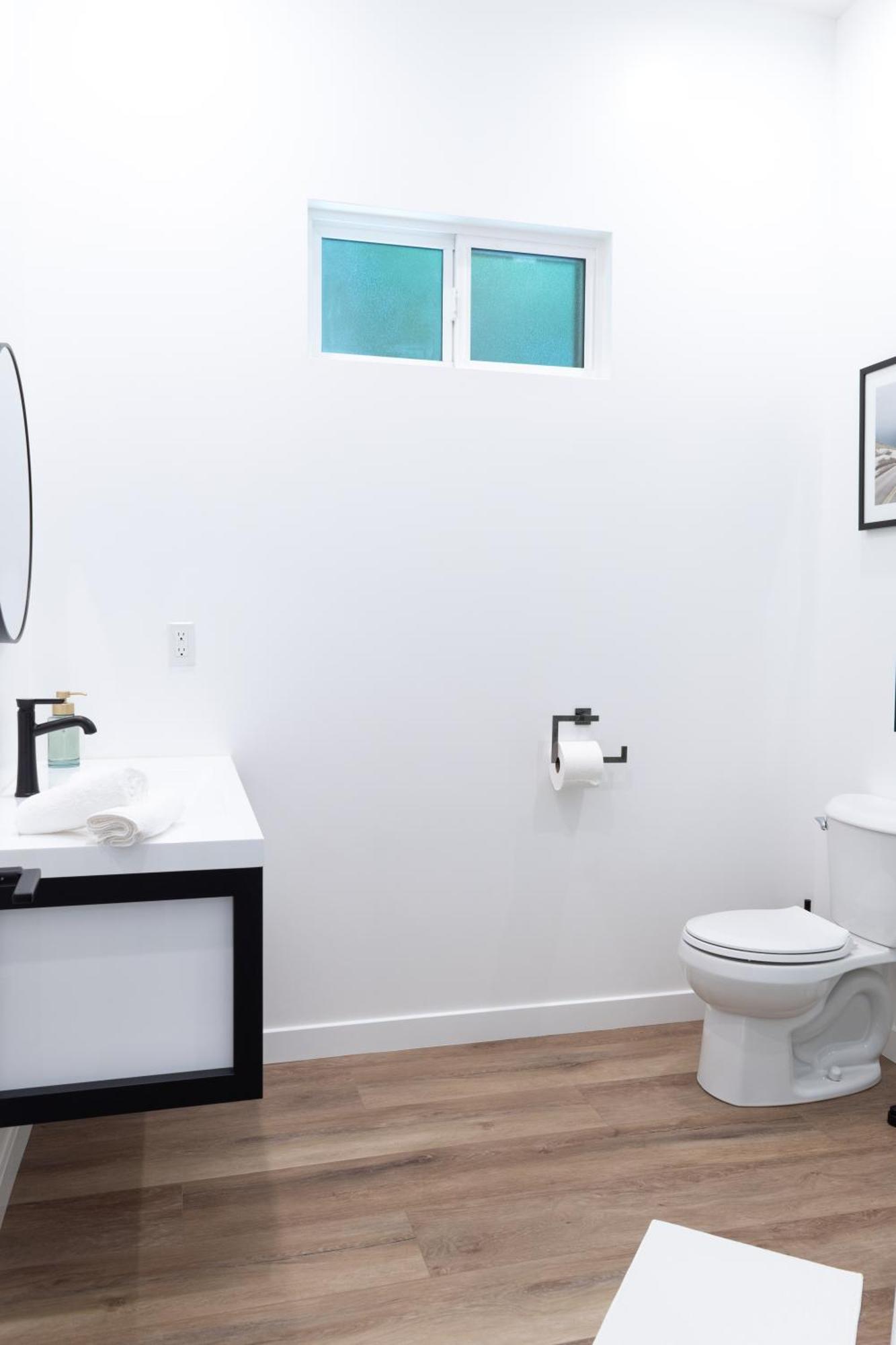 New 2br Family Nr Universal *