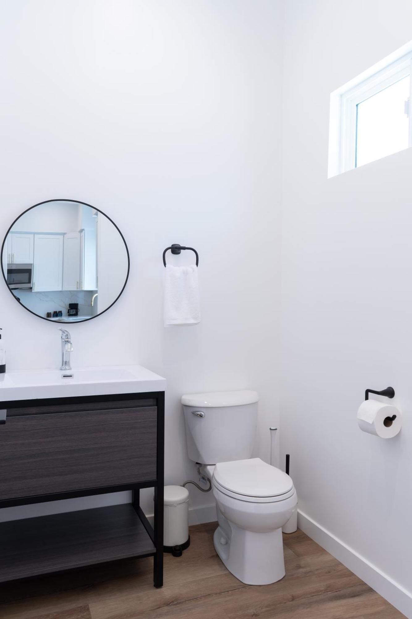New 2br Family Nr Universal